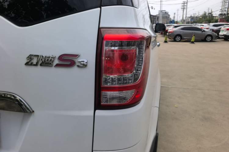 Used HYOSOW S3 2014 1.5L Luxury Version China IV Emission Standard Right Rear Taillight