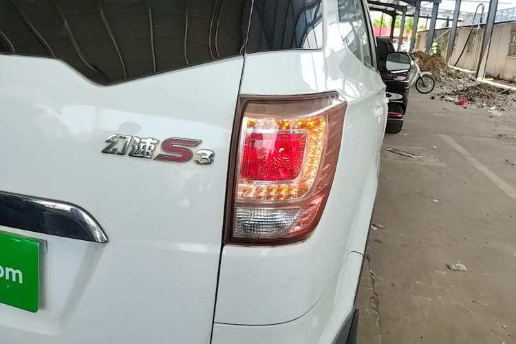 Used HYOSOW S3 2014 1.5L Comfort Version China IV Emission Standard Right Rear Taillight