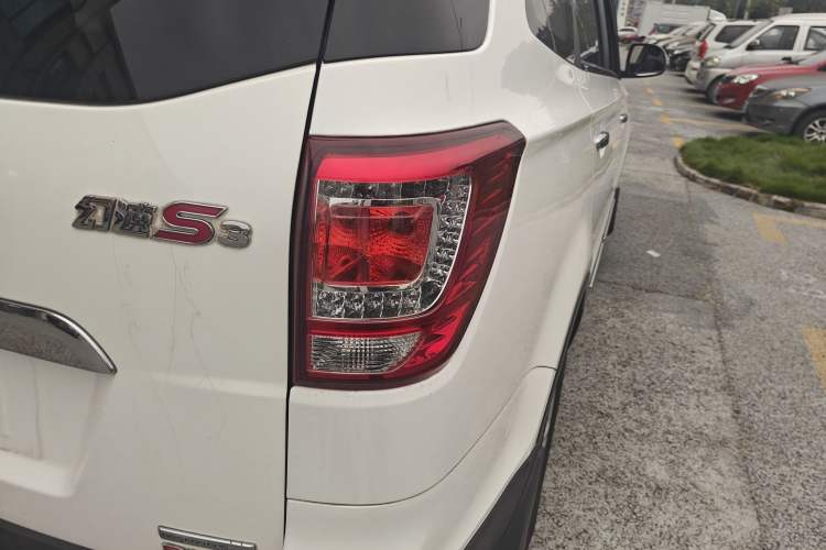 Used HYOSOW S3 2014 1.5L Luxury Version China IV Emission Standard Right Rear Taillight