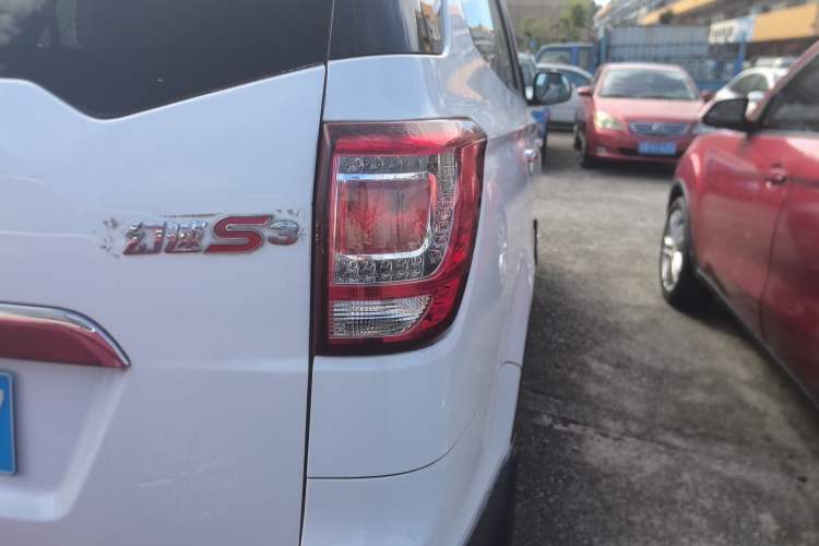 Used HYOSOW S3 2014 1.5L Luxury Version China IV Emission Standard Right Rear Taillight