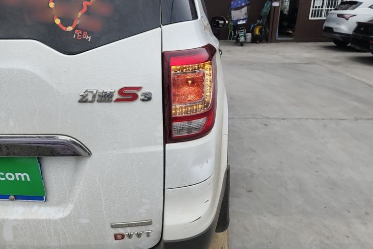 Used HYOSOW S3 2014 1.5L Luxury Version China IV Emission Standard Right Rear Taillight