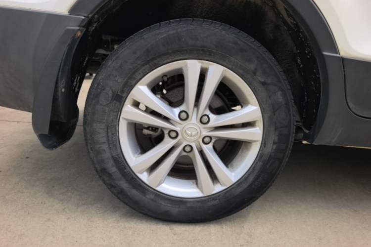 Used HYOSOW S3 2014 1.5L Luxury Version China IV Emission Standard Right Rear Wheel Hub