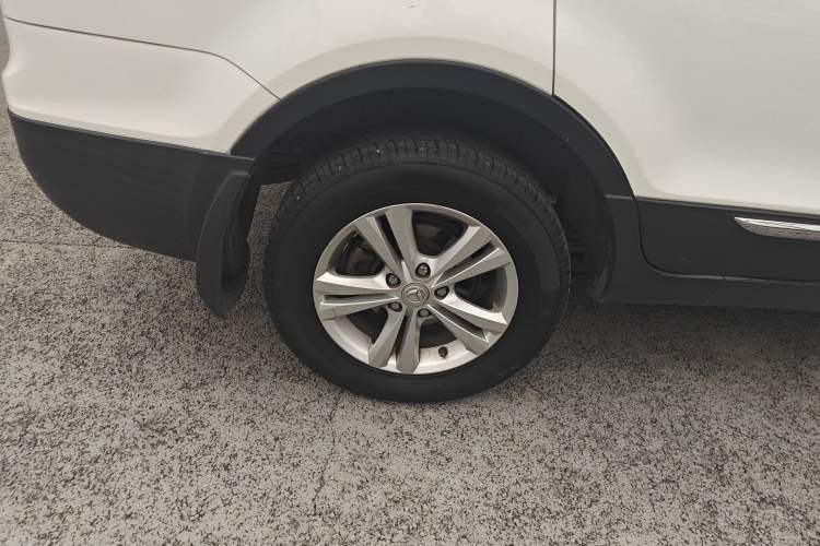 Used HYOSOW S3 2014 1.5L Luxury Version China IV Emission Standard Right Rear Wheel Hub