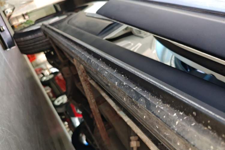 Used HYOSOW S3 2014 1.5L Comfort Version China IV Emission Standard Right Side Sill
