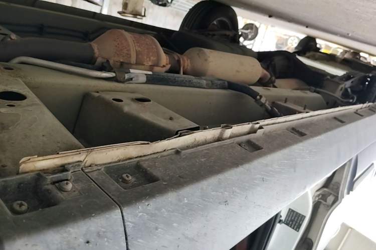 Used HYOSOW S3 2014 1.5L Comfort Version China IV Emission Standard Right Side Sill