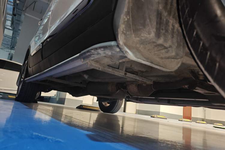 Used HYOSOW S3 2014 1.5L Luxury Version China IV Emission Standard Right Side Sill