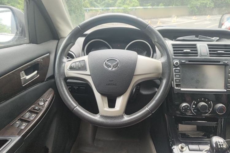 Used HYOSOW S3 2014 1.5L Luxury Version China IV Emission Standard Steering Wheel