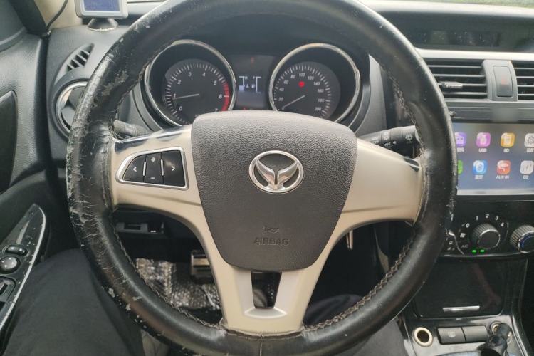 Used HYOSOW S3 2014 1.5L Comfort Version China IV Emission Standard Steering Wheel