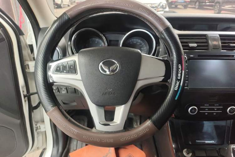Used HYOSOW S3 2014 1.5L Luxury Version China IV Emission Standard Steering Wheel