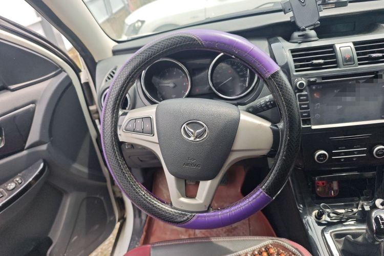 Used HYOSOW S3 2014 1.5L Luxury Version China IV Emission Standard Steering Wheel
