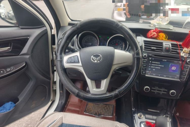 Used HYOSOW S3 2014 1.5L Luxury Version China IV Emission Standard Steering Wheel