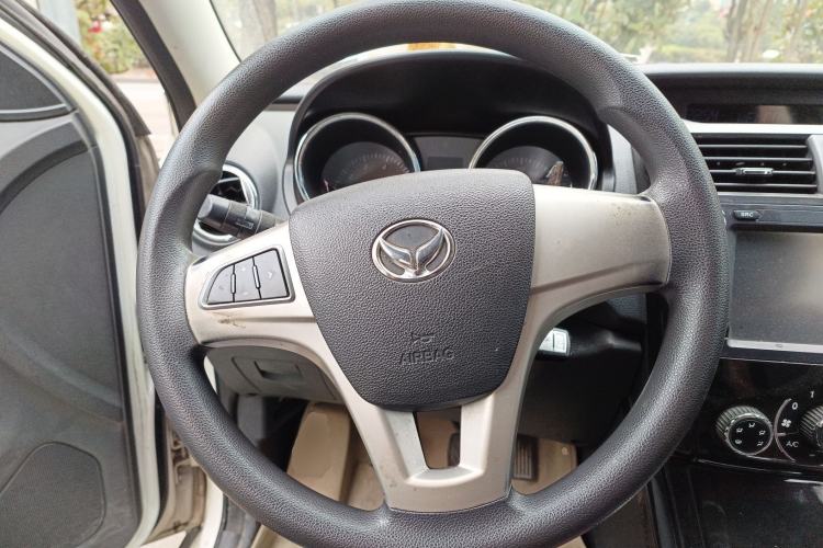 Used HYOSOW S3 2014 1.5L Comfort Version China IV Emission Standard Steering Wheel