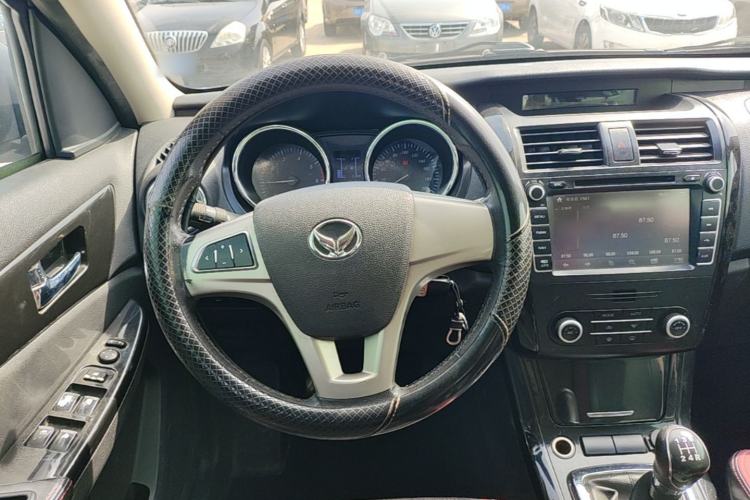 Used HYOSOW S3 2014 1.5L Luxury Version China IV Emission Standard Steering Wheel