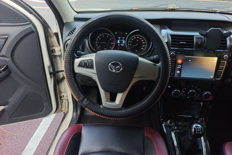 Used HYOSOW S3 2014 1.5L Comfort Version China IV Emission Standard Steering Wheel