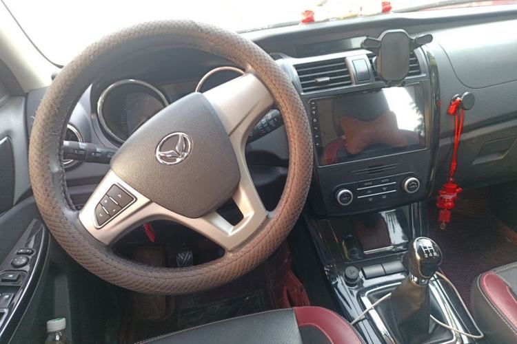 Used HYOSOW S3 2014 1.5L Luxury Version China IV Emission Standard Steering Wheel