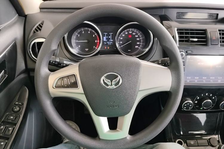 Used HYOSOW S3 2014 1.5L Comfort Version China IV Emission Standard Steering Wheel