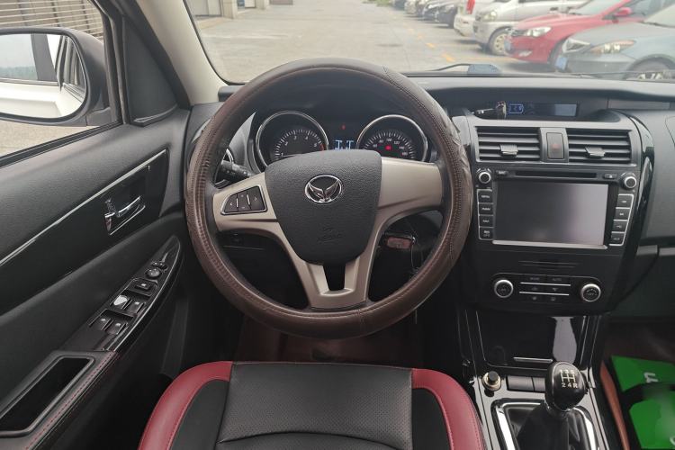 Used HYOSOW S3 2014 1.5L Luxury Version China IV Emission Standard Steering Wheel