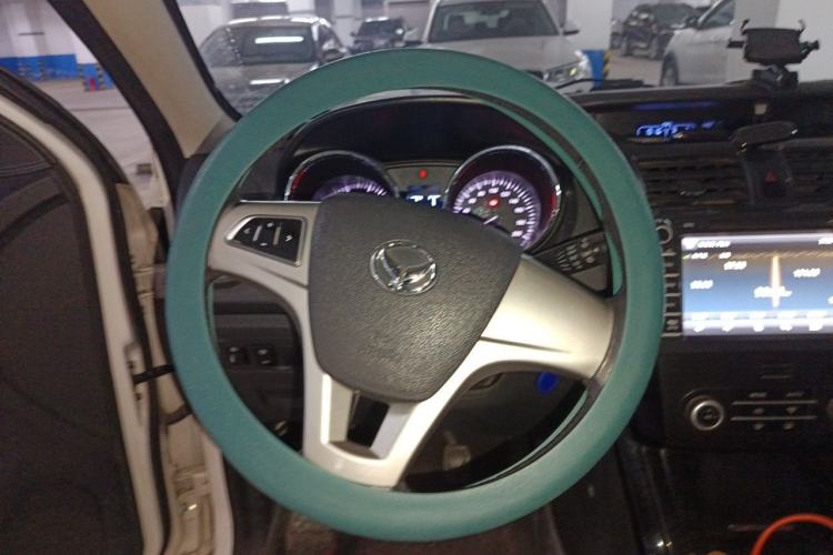 Used HYOSOW S3 2014 1.5L Luxury Version China IV Emission Standard Steering Wheel