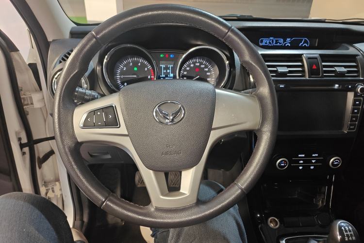 Used HYOSOW S3 2014 1.5L Luxury Version China IV Emission Standard Steering Wheel