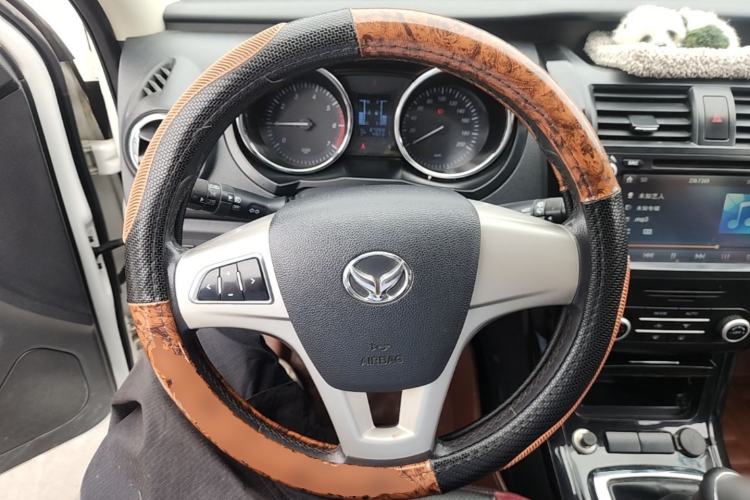 Used HYOSOW S3 2014 1.5L Luxury Version China IV Emission Standard Steering Wheel
