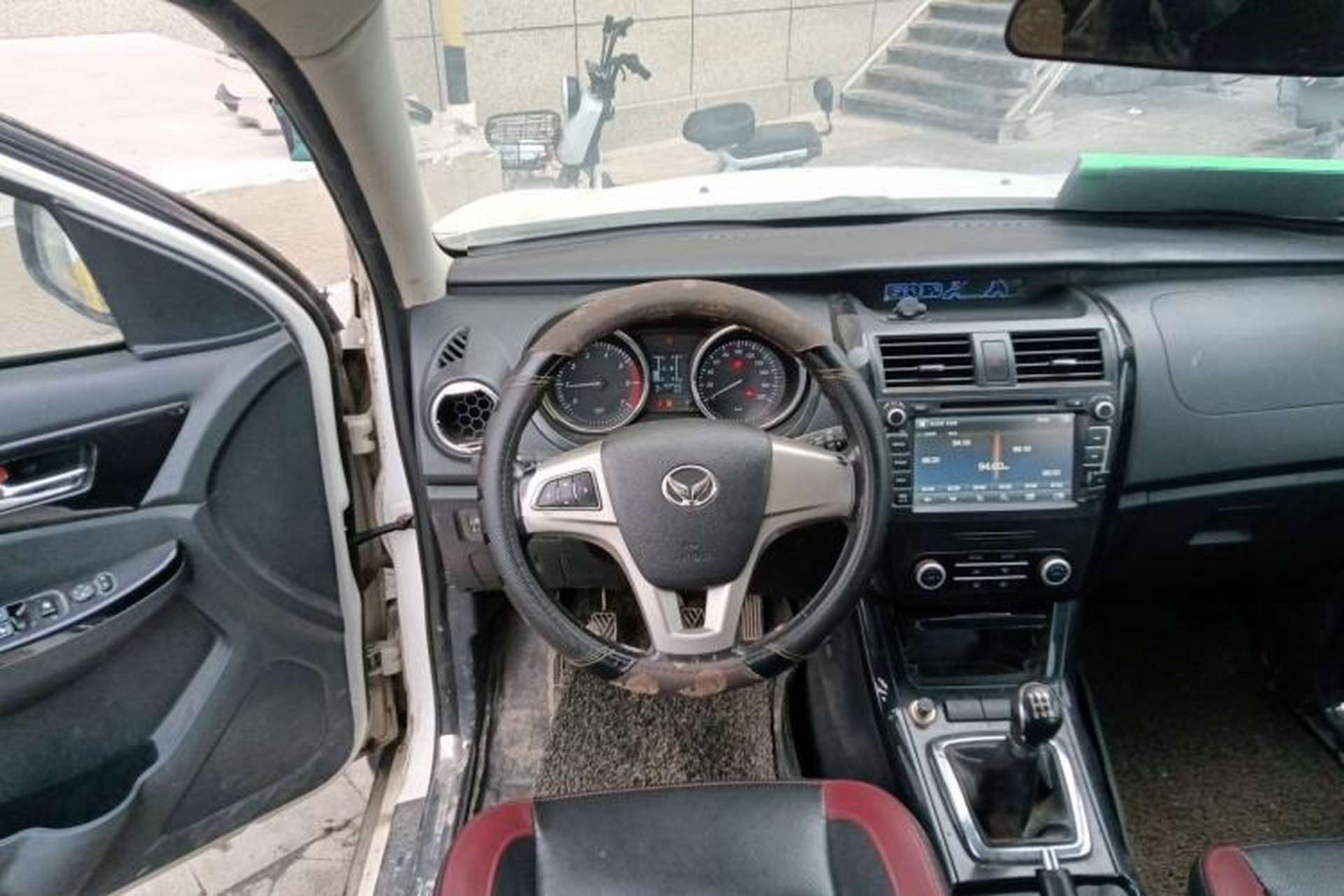 Used HYOSOW S3 2014 1.5L Luxury Version China IV Emission Standard Steering Wheel