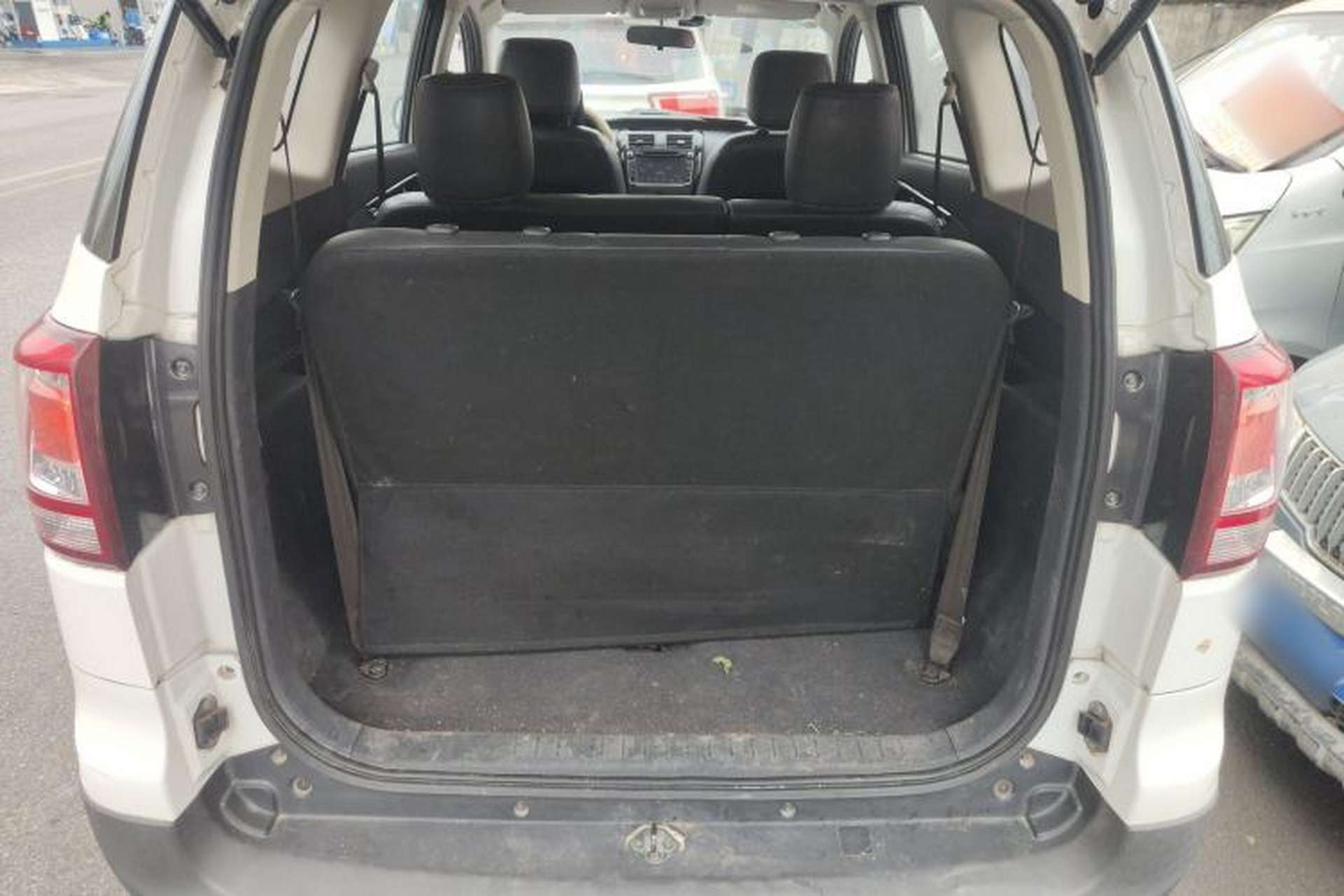 Used HYOSOW S3 2014 1.5L Luxury Version China IV Emission Standard Trunk