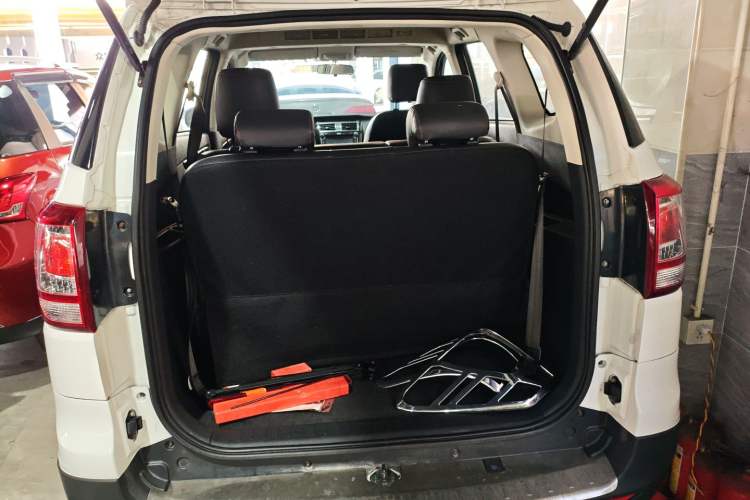 Used HYOSOW S3 2014 1.5L Comfort Version China IV Emission Standard Trunk