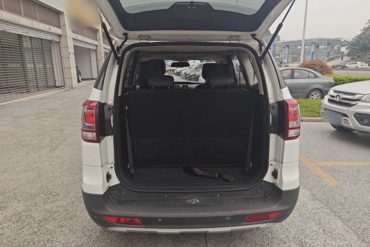Used HYOSOW S3 2014 1.5L Luxury Version China IV Emission Standard Trunk
