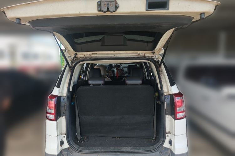 Used HYOSOW S3 2014 1.5L Luxury Version China IV Emission Standard Trunk