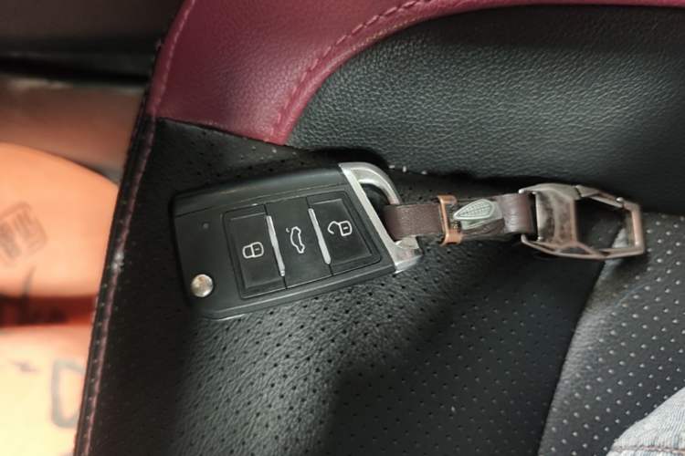Used HYOSOW S3 2014 1.5L Luxury Version China IV Emission Standard Vehicle Key