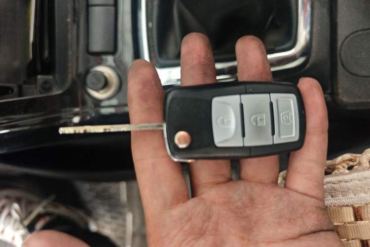 Used HYOSOW S3 2014 1.5L Luxury Version China IV Emission Standard Vehicle Key