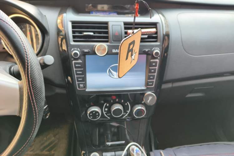 Used HYOSOW S3 2014 1.5L Comfort Version China IV Emission Standard Audio And AC Panel