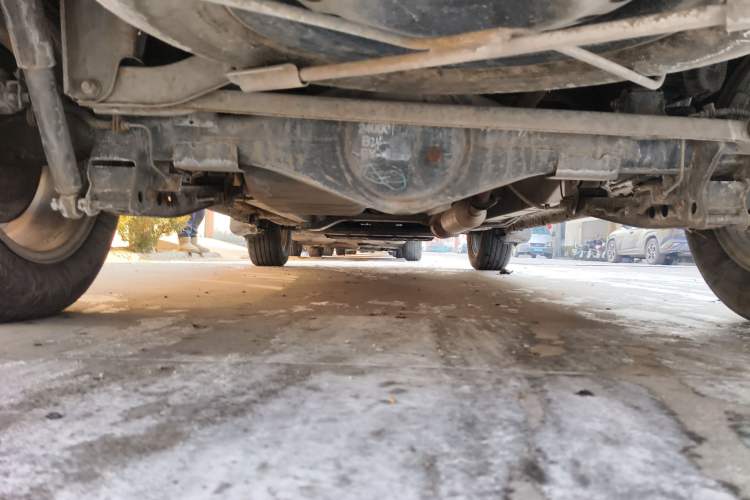 Used HYOSOW S3 2014 1.5L Comfort Version China IV Emission Standard Chassis Rear