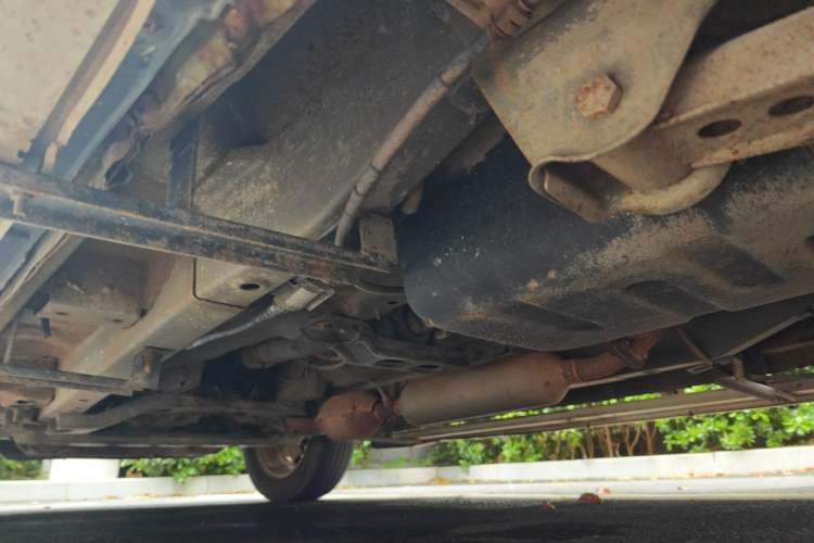 Used HYOSOW S3 2014 1.5L Comfort Version China IV Emission Standard Chassis Rear Left