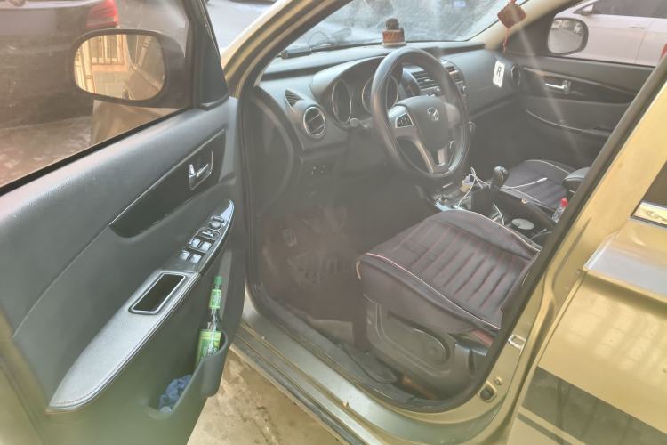 Used HYOSOW S3 2014 1.5L Comfort Version China IV Emission Standard Driver Seat