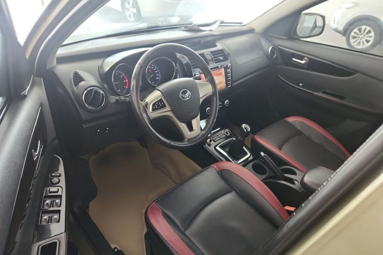Used HYOSOW S3 2014 1.5L Luxury Version China IV Emission Standard Driver Seat