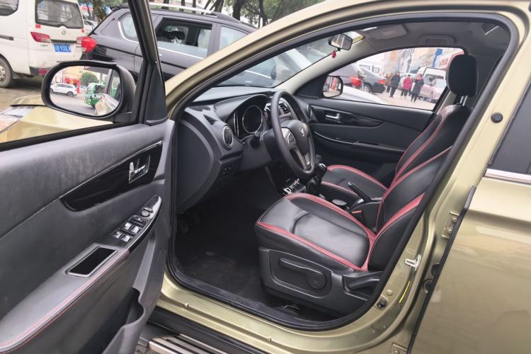 Used HYOSOW S3 2014 1.5L Comfort Version China IV Emission Standard Driver Seat