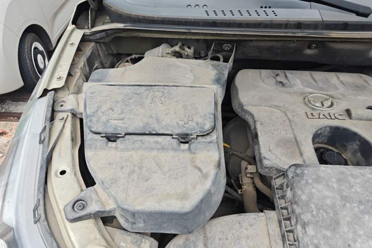 Used HYOSOW S3 2014 1.5L Luxury Version China IV Emission Standard Engine Bay Right