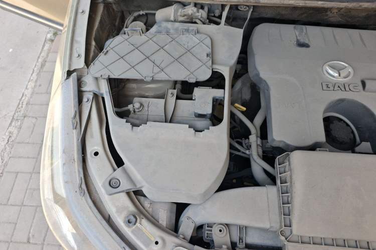 Used HYOSOW S3 2014 1.5L Comfort Version China IV Emission Standard Engine Bay Right