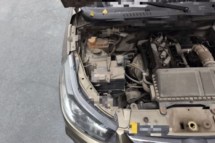 Used HYOSOW S3 2014 1.5L Luxury Version China IV Emission Standard Engine Bay Right
