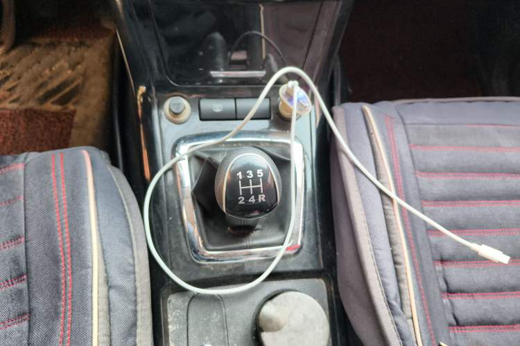 Used HYOSOW S3 2014 1.5L Comfort Version China IV Emission Standard Gear Lever