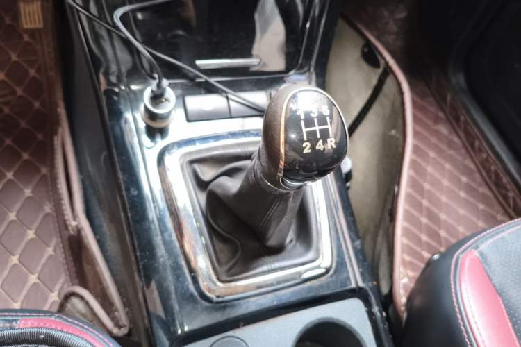 Used HYOSOW S3 2014 1.5L Comfort Version China IV Emission Standard Gear Lever