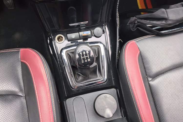 Used HYOSOW S3 2014 1.5L Comfort Version China IV Emission Standard Gear Lever