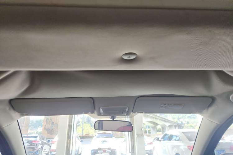 Used HYOSOW S3 2014 1.5L Luxury Version China IV Emission Standard Headliner