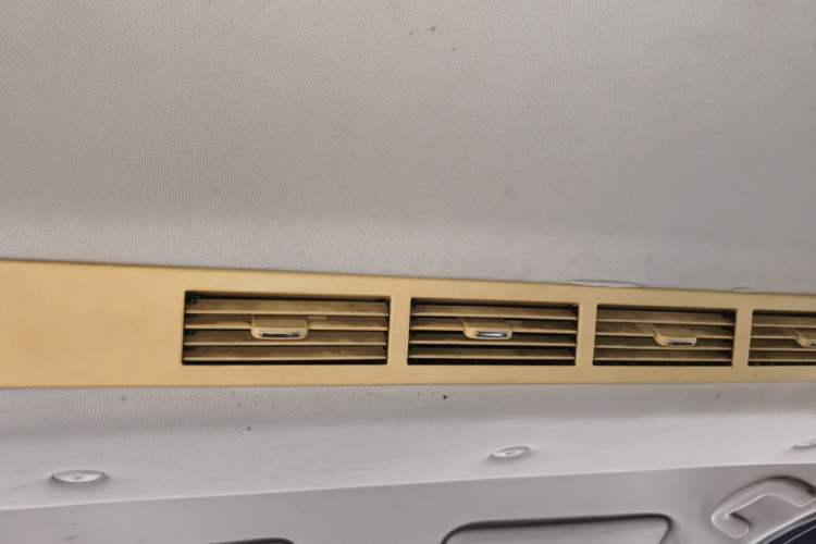 Used HYOSOW S3 2014 1.5L Comfort Version China IV Emission Standard Headliner
