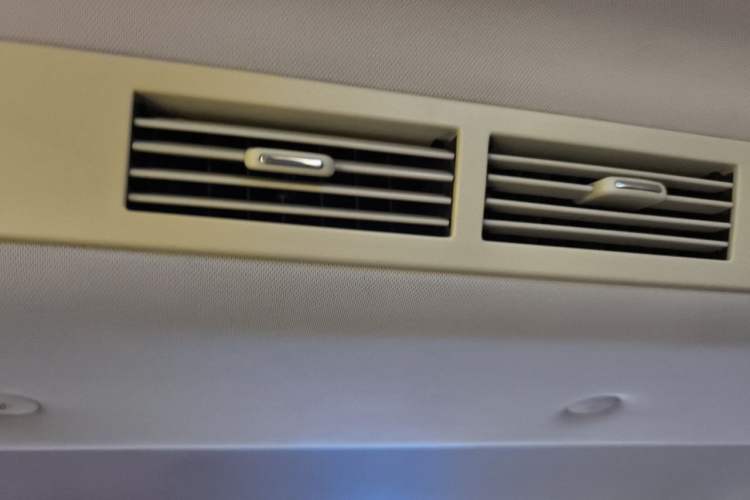 Used HYOSOW S3 2014 1.5L Luxury Version China IV Emission Standard Headliner