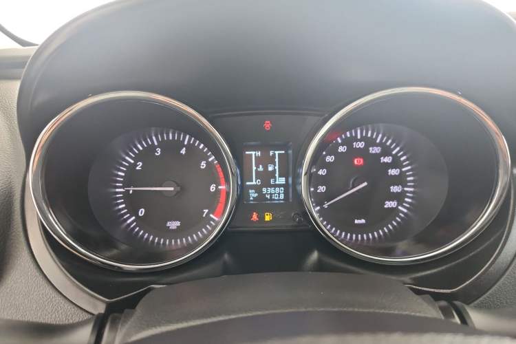 Used HYOSOW S3 2014 1.5L Luxury Version China IV Emission Standard Instrument Cluster