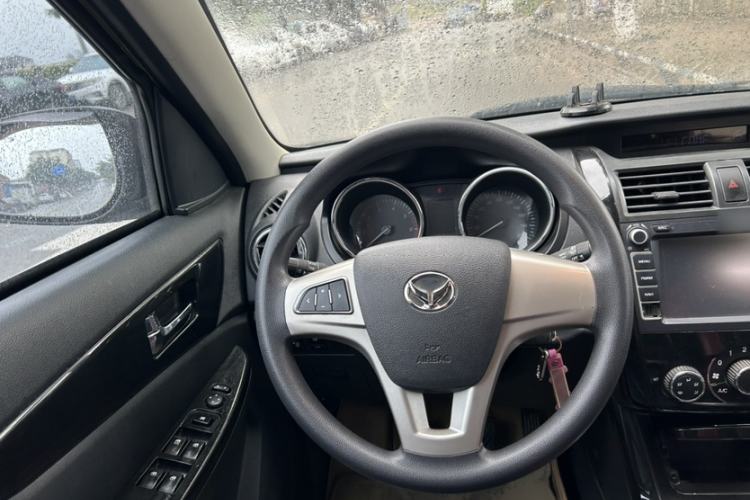 Used HYOSOW S3 2014 1.5L Comfort Version China IV Emission Standard Interior 1
