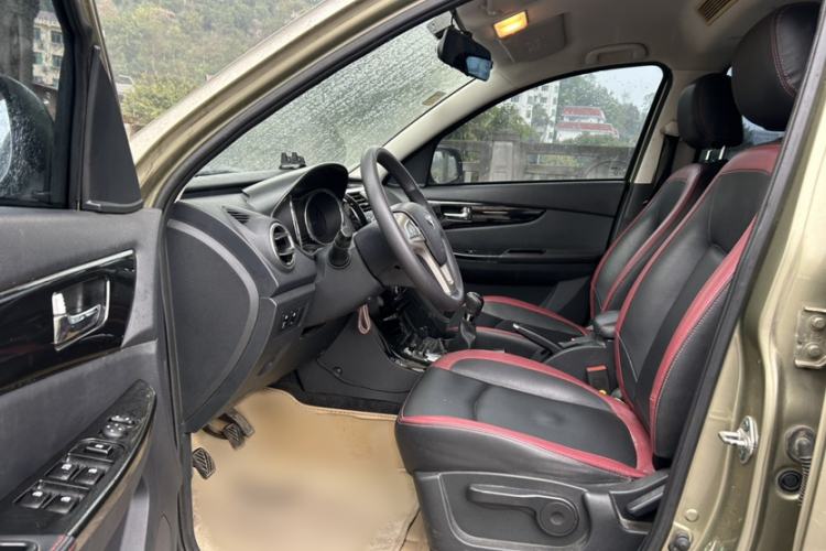 Used HYOSOW S3 2014 1.5L Comfort Version China IV Emission Standard Interior 4