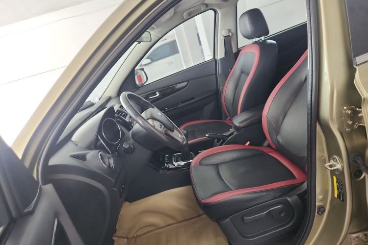 Used HYOSOW S3 2014 1.5L Luxury Version China IV Emission Standard Left Front Seat